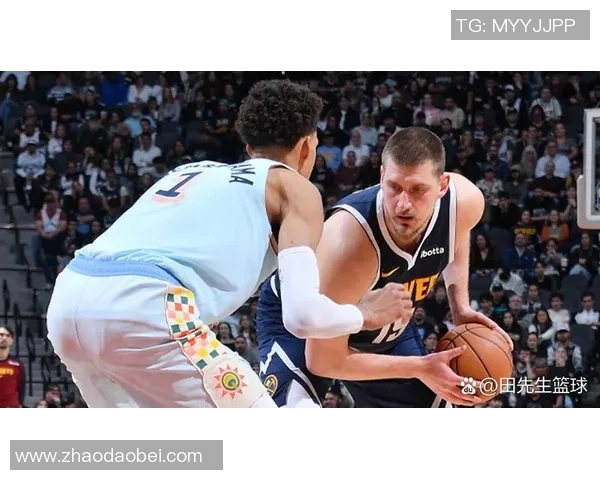 勇士在惊心动魄的对决中以129比128险胜掘金展现强大韧性与团队合作精神 勇士在惊心动魄的对决中以129比128险胜掘金展现强大韧性与团队合作精神