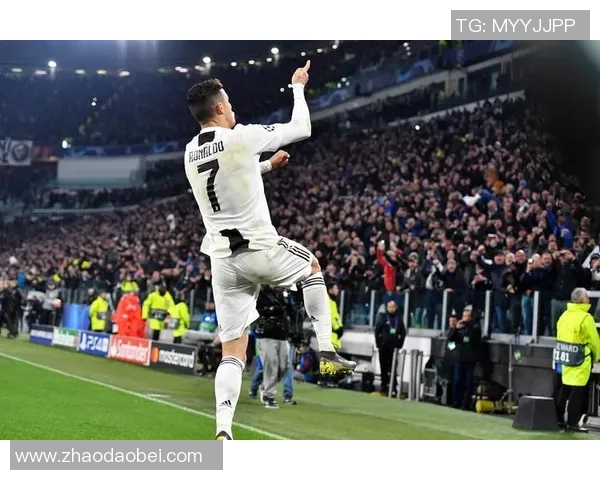 尤文图斯与马竞球衣对比分析展现球队文化与风格的独特魅力 尤文图斯与马竞球衣对比分析展现球队文化与风格的独特魅力