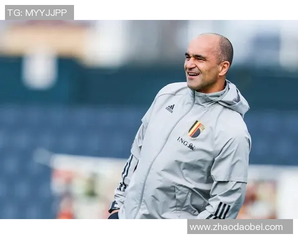 马丁内斯的传奇旅程：从青涩少年到足球巨星的蜕变与奋斗