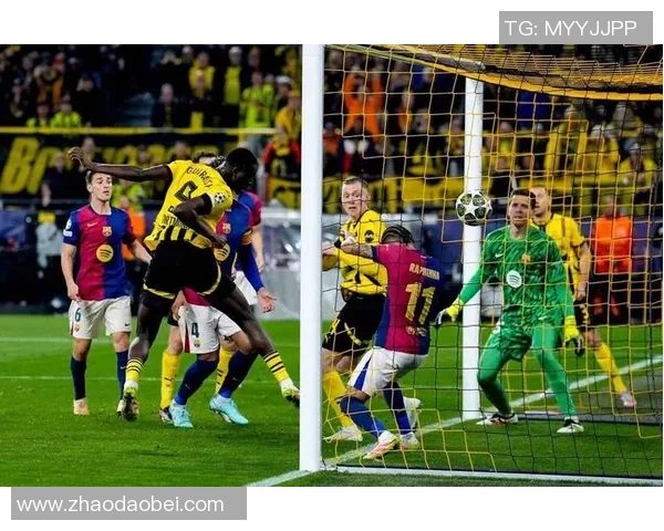 莱万回归诺坎普为巴萨进球拜仁球迷怒斥其背叛与忘恩负义