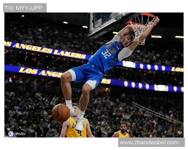 湖人队季前赛对决独行侠全景回顾与精彩瞬间分析